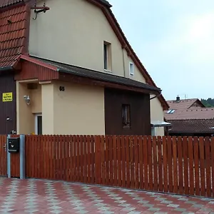 Apartmán U Potoka, Sadov